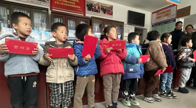 關(guān)心下一代 ‖ 情牽教育未來(lái)，愛(ài)心捐贈(zèng)照亮童心成長(zhǎng)路