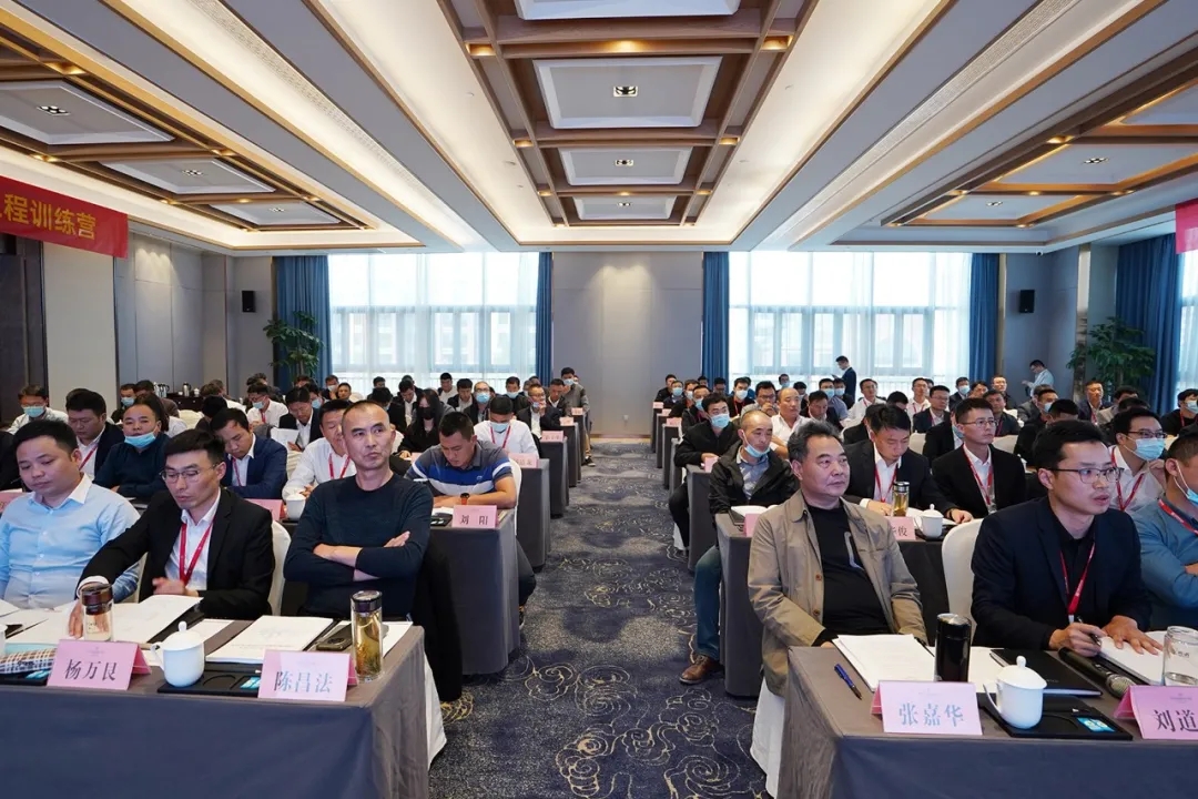 1635988796973521OU28.jpg 640.webp (4).jpg