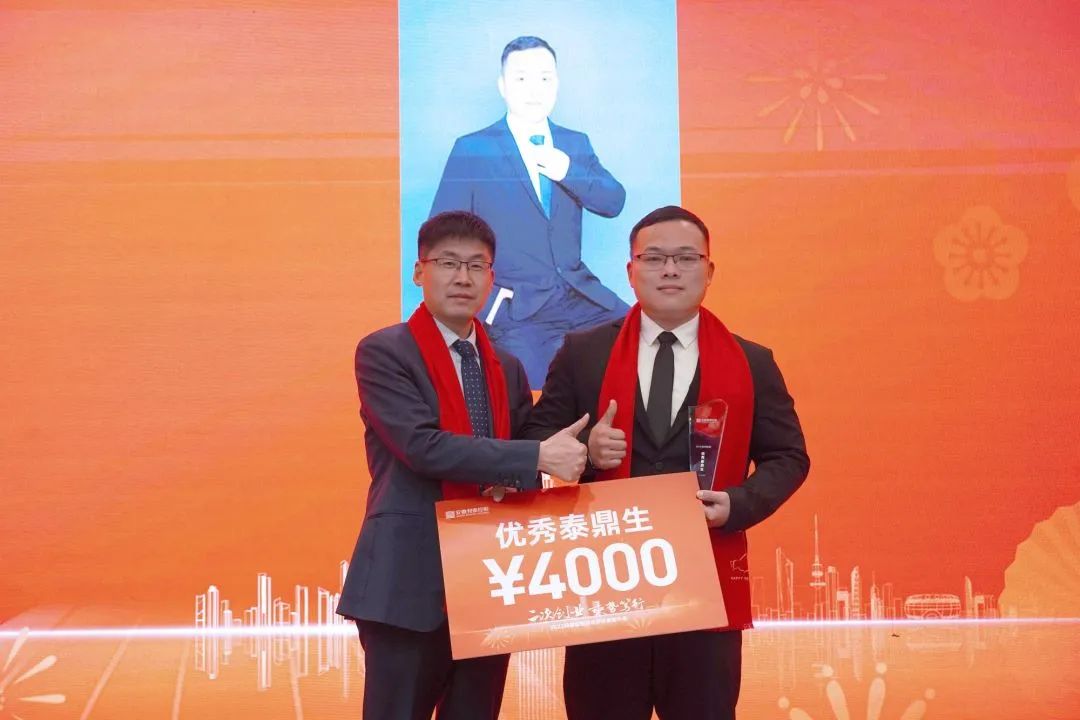 1674034000925777xONL.jpg 640 (1).jpg